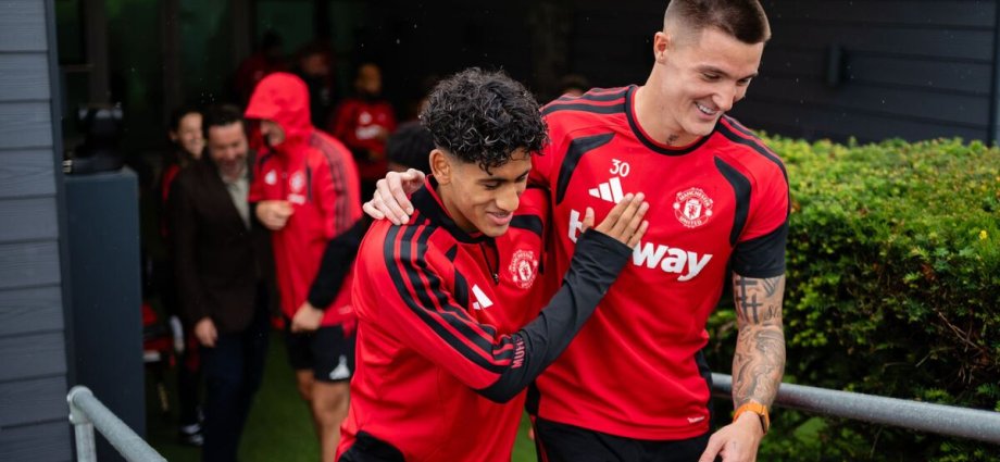Man Utd line up £16m JJ Gabriel replacement as transfer request handed in