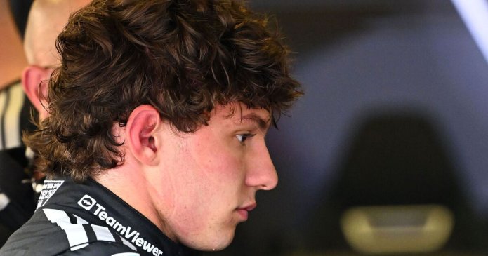 Kimi Antonelli crashes out of Azerbaijan GP qualifying as Lewis Hamilton unhappy
