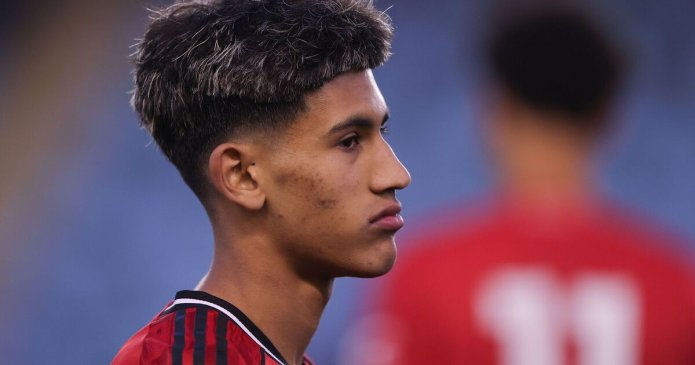 JJ Gabriel’s Man Utd demands as transfer stance clear despite new update
