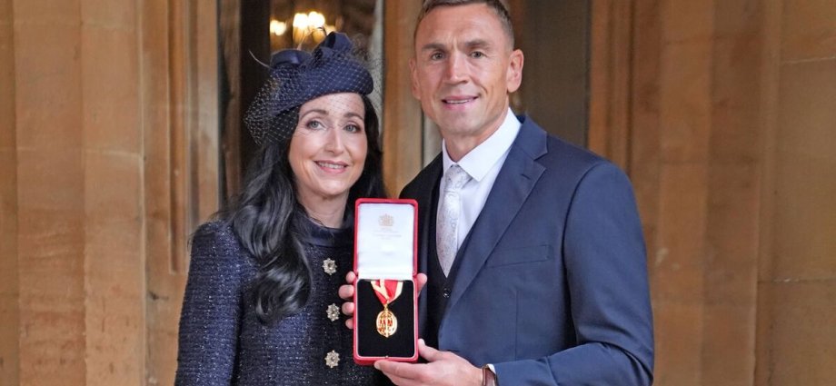 Kevin Sinfield knighted by Prince William as Rob Burrow's wife pays tribute