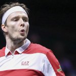 Shanghai Masters star narrowly avoids horror injury in unusual incident
