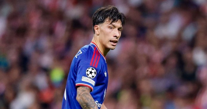 Man Utd stars 'cancel team dinner' as reason for Lisandro Martinez row emerges