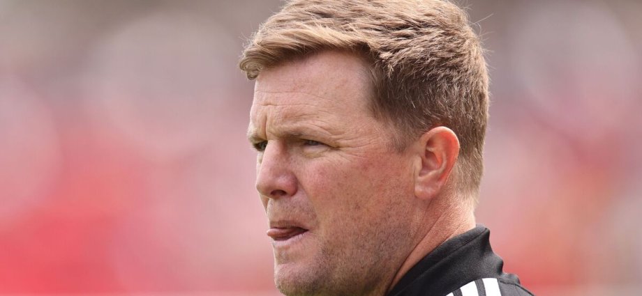 Eddie Howe to Man Utd takes twist as ex-Newcastle boss 'ready to take job'