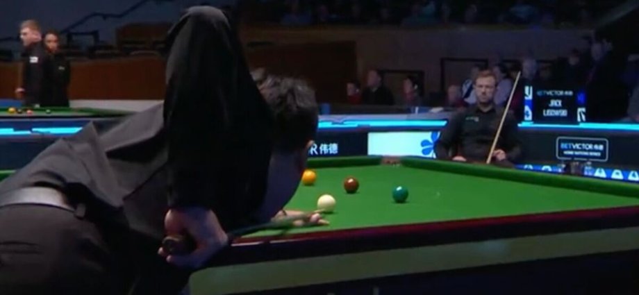 Snooker star savaged after mistake at Northern Ireland Open - 'Not a good look'