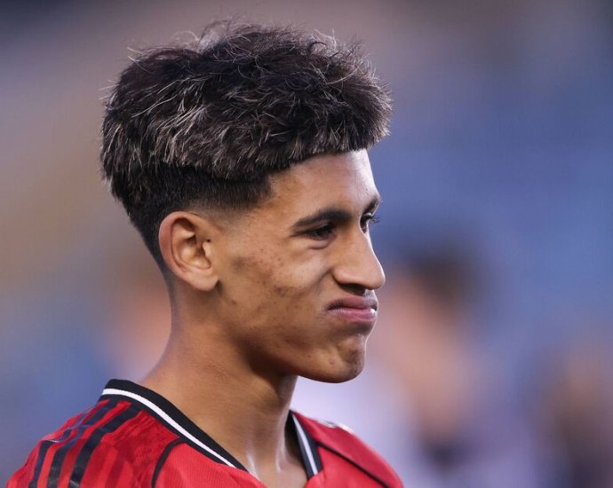 JJ Gabriel transfer update as 'significant offer' made and Man Utd decision