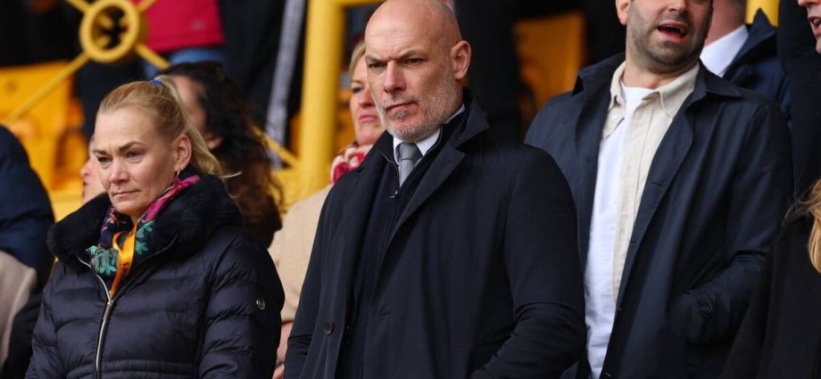 Man Utd receive apology after 'significant error' as Howard Webb speaks out