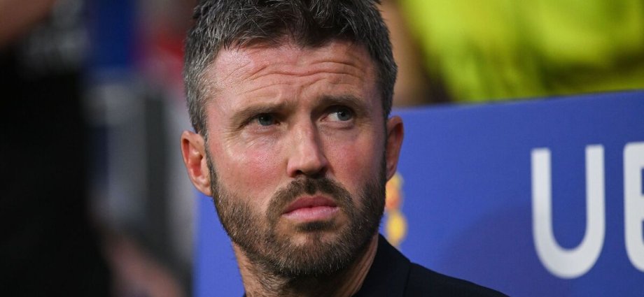 Man Utd pick three Michael Carrick replacements as ‘private talks' held