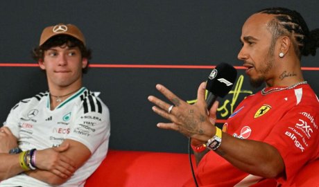 Lewis Hamilton's two-word order to Kimi Antonelli as media have same reaction