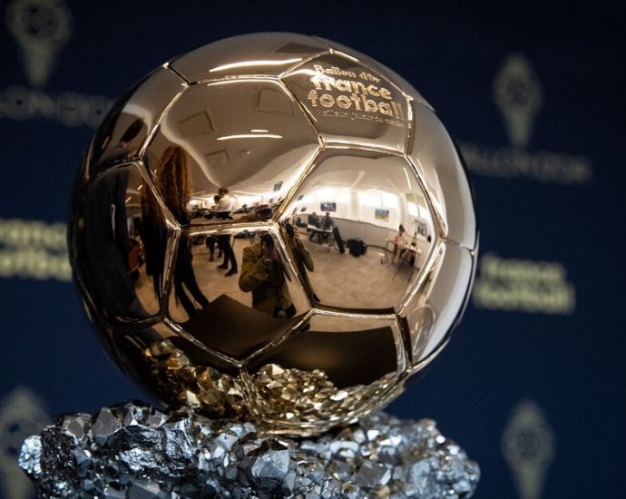 Ballon d'Or make controversial announcement as fans all issue the same complaint